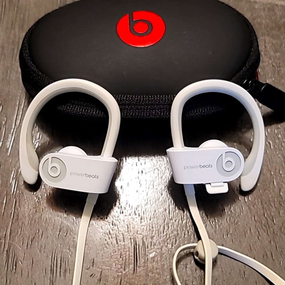 Beats br Dr. DRE. Powerbeats.